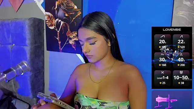 lau-hot online show from 03/12/26, 08:37