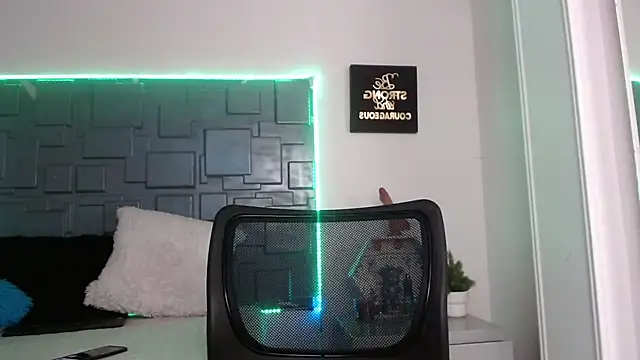 Trinity Knox online show from 09/27/25, 05:18