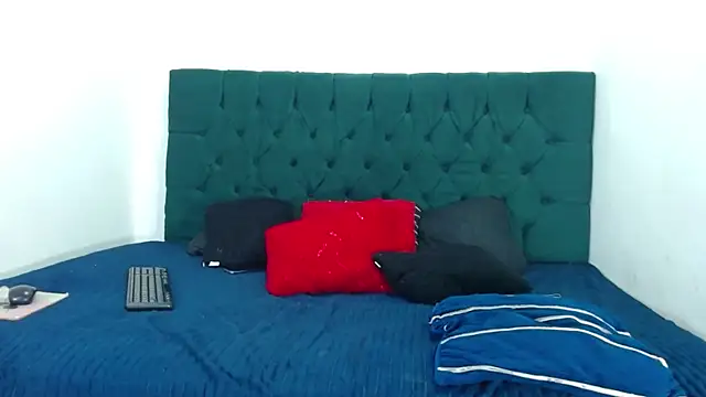 Ariatnaanddilan online show from 11/26/25, 09:27