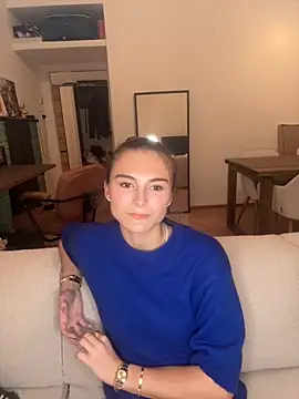 SophiiaStarr online show from 09/15/25, 06:52