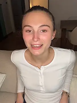 SophiiaStarr online show from 10/09/25, 04:16