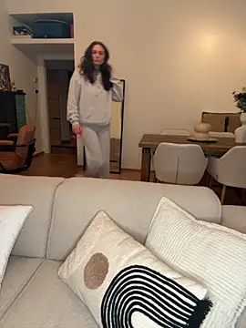 SophiiaStarr online show from 10/18/25, 04:30