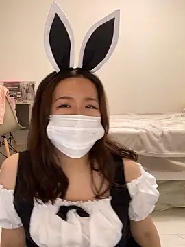 Snapshot of NATSUMI00 chatting on 10/31/25, 05:30 NATSUMI00 online show from 10/31/25, 05:30