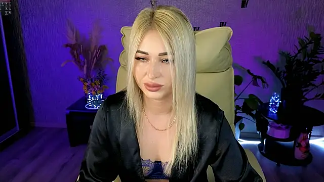 NikkiiStill online show from 04/29/26, 11:22