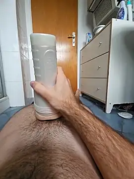 Snapshot of LAB_Secret chatting on 10/12/25, 07:40 LAB Secret online show from 10/12/25, 07:40