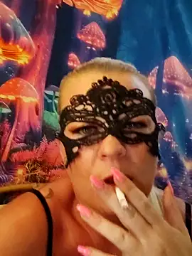 Snapshot of MiriandZacki chatting on 09/09/25, 05:12 MiriandZacki online show from 09/09/25, 05:12