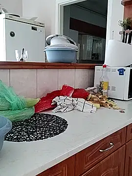 Snapshot of MiriandZacki chatting on 10/19/25, 09:54 MiriandZacki online show from 10/19/25, 09:54