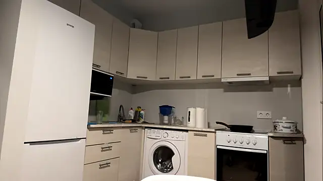 Denni Spilber online show from 11/02/25, 03:25