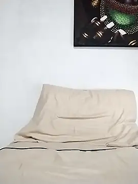 Snapshot of latinblack16 chatting on 10/22/25, 03:40 latinblack16 online show from 10/22/25, 03:40