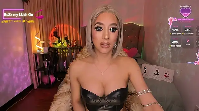 Snapshot of Dream_Goddess chatting on 12/27/24, 02:22 Dream Goddess online show from 12/27/24, 02:22