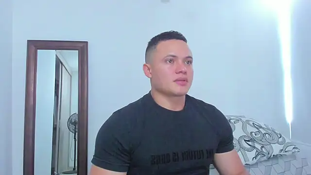 KingLevi01 online show from 03/31/26, 07:25