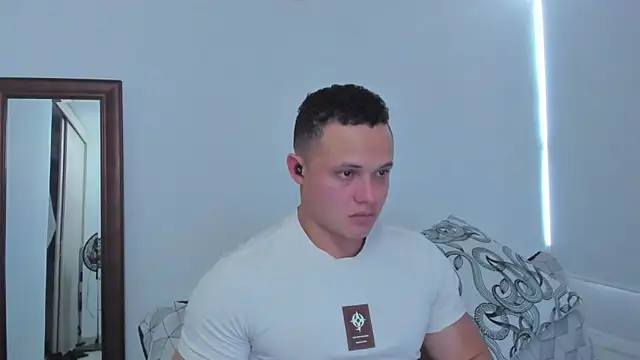 KingLevi01 online show from 06/01/26, 09:16