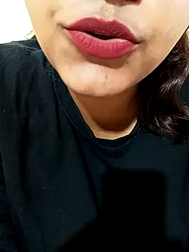 Snapshot of Sexiest_Nataliya chatting on 10/15/25, 06:35 Sexiest Nataliya online show from 10/15/25, 06:35