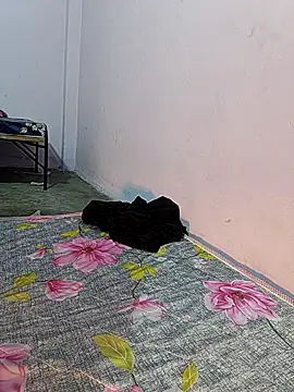 Snapshot of Sexiest_Nataliya chatting on 12/15/25, 08:29 Sexiest Nataliya online show from 12/15/25, 08:29