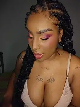 Queen Amara online show from 07/05/26, 04:19