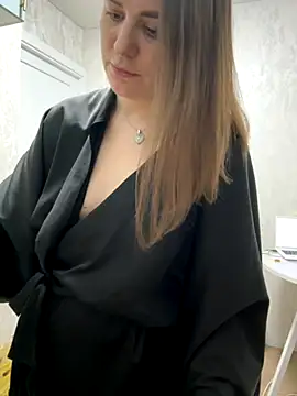 Snapshot of Risky-Flower chatting on 09/26/25, 04:11 Risky-Flower online show from 09/26/25, 04:11