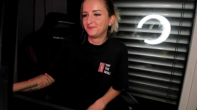 Lyra XX online show from 03/02/26, 09:10