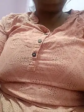 Snapshot of bitch-horny chatting on 10/25/25, 01:18 bitch-horny online show from 10/25/25, 01:18