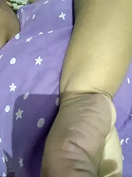 Snapshot of bitch-horny chatting on 11/06/25, 02:18 bitch-horny online show from 11/06/25, 02:18