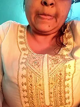 Snapshot of bitch-horny chatting on 01/14/26, 05:35 bitch-horny online show from 01/14/26, 05:35