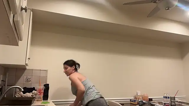 Snapshot of NurseStephania chatting on 11/27/25, 02:13 NurseStephania online show from 11/27/25, 02:13