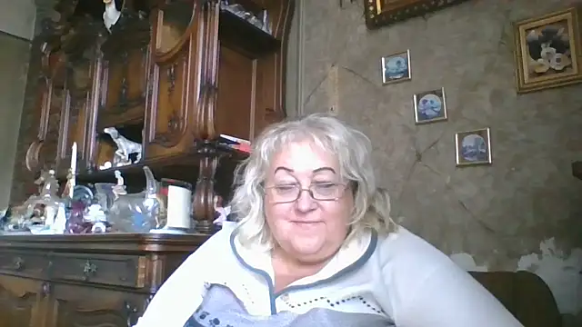 Lala-Love56 online show from 09/17/25, 12:51