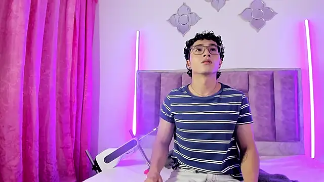 Snapshot of 0anonimo_bottom1 chatting on 09/14/25, 07:46 0anonimo bottom1 online show from 09/14/25, 07:46