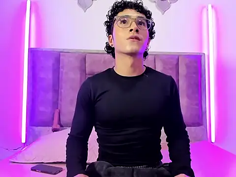 Snapshot of 0anonimo_bottom1 chatting on 09/25/25, 08:23 0anonimo bottom1 online show from 09/25/25, 08:23