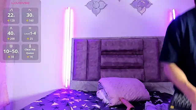 Snapshot of 0anonimo_bottom1 chatting on 10/10/25, 01:43 0anonimo bottom1 online show from 10/10/25, 01:43