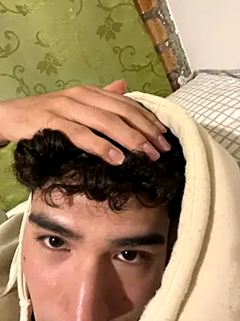 Snapshot of 0anonimo_bottom1 chatting on 10/29/25, 12:57 0anonimo bottom1 online show from 10/29/25, 12:57