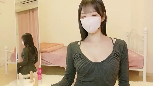 roachan  online show from 02/10/26, 03:27