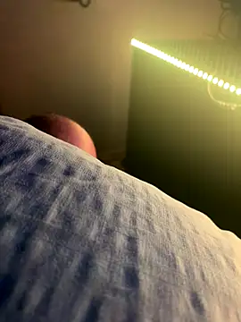 Snapshot of THEDICKBOY17 chatting on 09/25/25, 09:18 THEDICKBOY17 online show from 09/25/25, 09:18