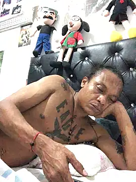 elpeluchenegroxxx3 online show from 03/07/26, 02:52