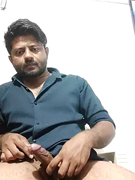 Snapshot of urhotboymeet chatting on 12/18/25, 05:19 urhotboymeet online show from 12/18/25, 05:19