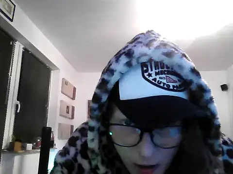 hellgirl1980 online show from 10/10/25, 01:59