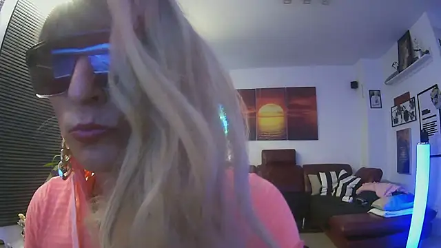 hellgirl1980 online show from 10/28/25, 10:01