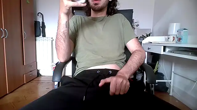 Snapshot of bettercontent chatting on 03/21/26, 11:15 bettercontent online show from 03/21/26, 11:15