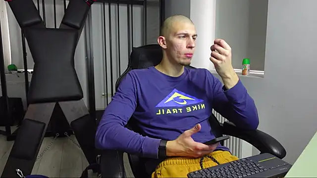 Snapshot of Ryan_Dozer chatting on 10/16/25, 08:04 Ryan Dozer online show from 10/16/25, 08:04