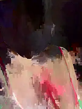 Snapshot of RooVaaN-Xx chatting on 11/01/25, 05:26 RooVaaN-Xx online show from 11/01/25, 05:26