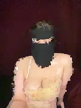 Snapshot of RooVaaN-Xx chatting on 02/09/26, 03:27 RooVaaN-Xx online show from 02/09/26, 03:27