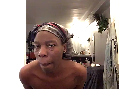 littyleesh1 online show from 09/26/25, 03:32