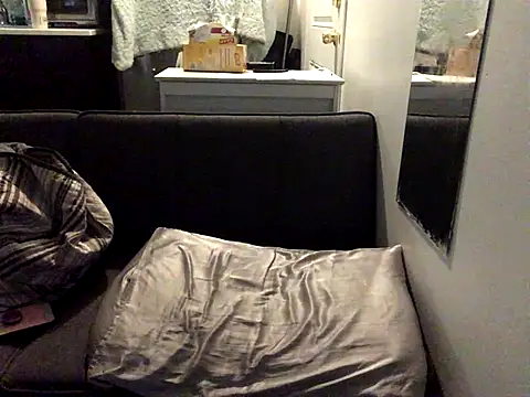 littyleesh1 online show from 12/01/25, 04:39