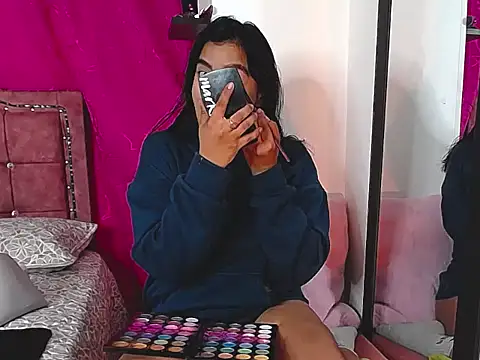 charlottekiss99 online show from 09/19/25, 11:44