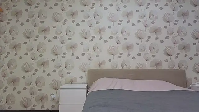 Annabel theMoon online show from 12/05/25, 04:10