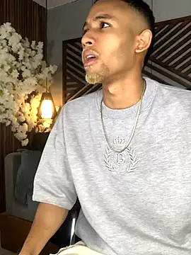 B Wild online show from 10/10/25, 03:27