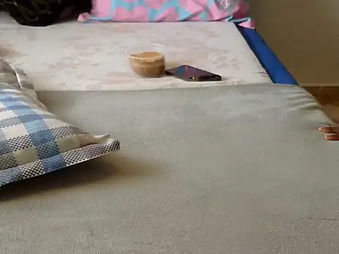 Playroom queen online show from 10/04/25, 07:50