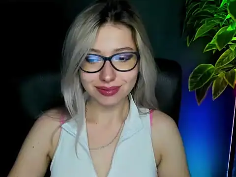 loveHeidi online show from 09/22/25, 04:14