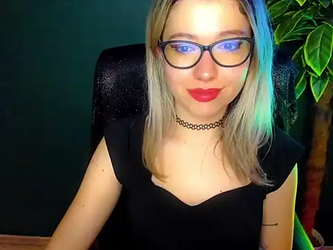 loveHeidi online show from 12/18/25, 07:58