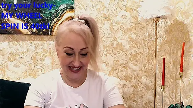  Sara  Smith  online show from 11/24/25, 06:35