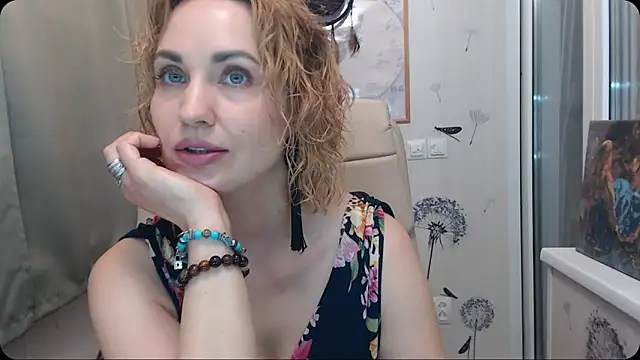 Snapshot of KatrinAlluring chatting on 10/06/25, 04:32 KatrinAlluring online show from 10/06/25, 04:32